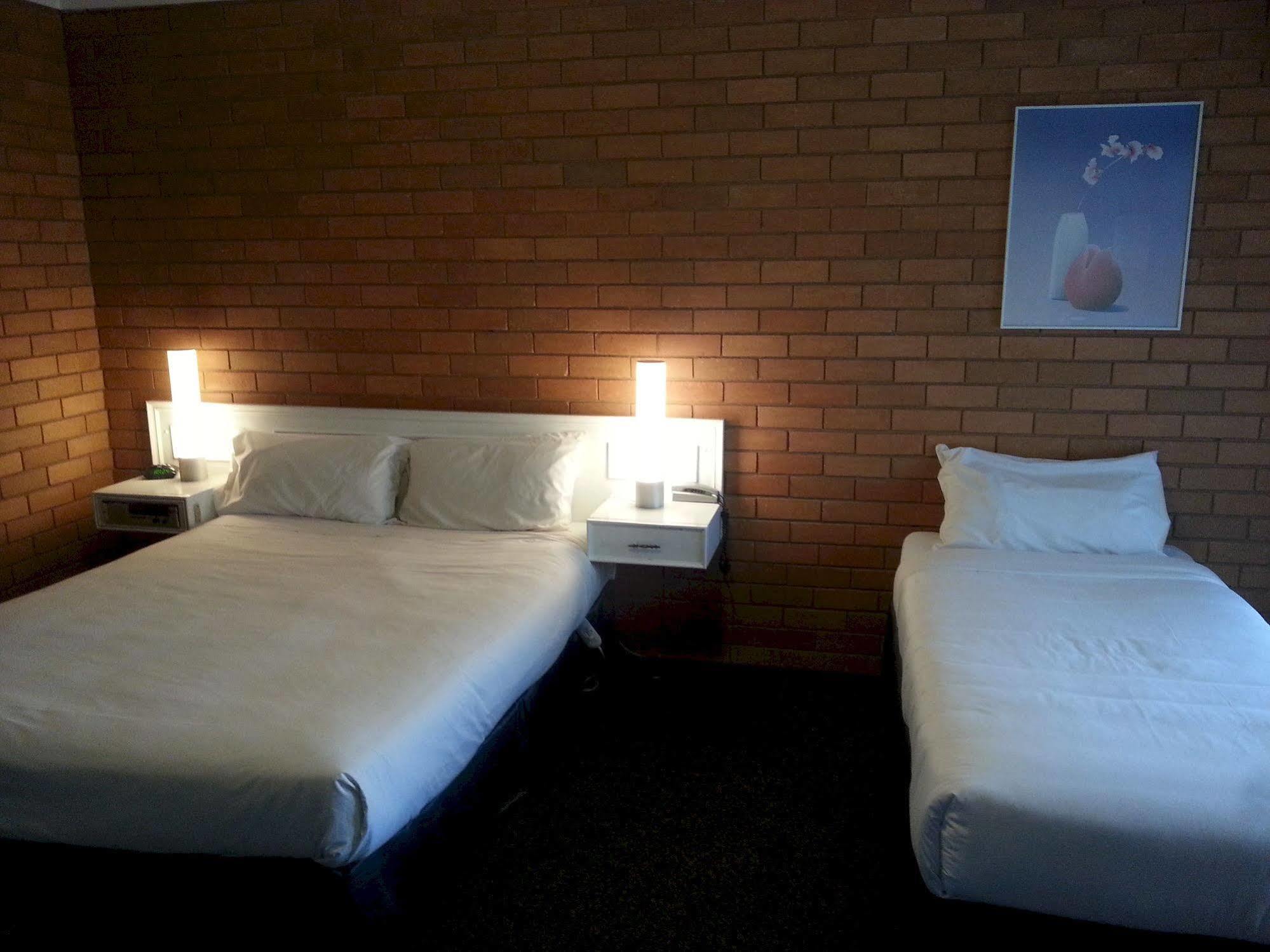 Essendon Motel Essendon North Bagian luar foto