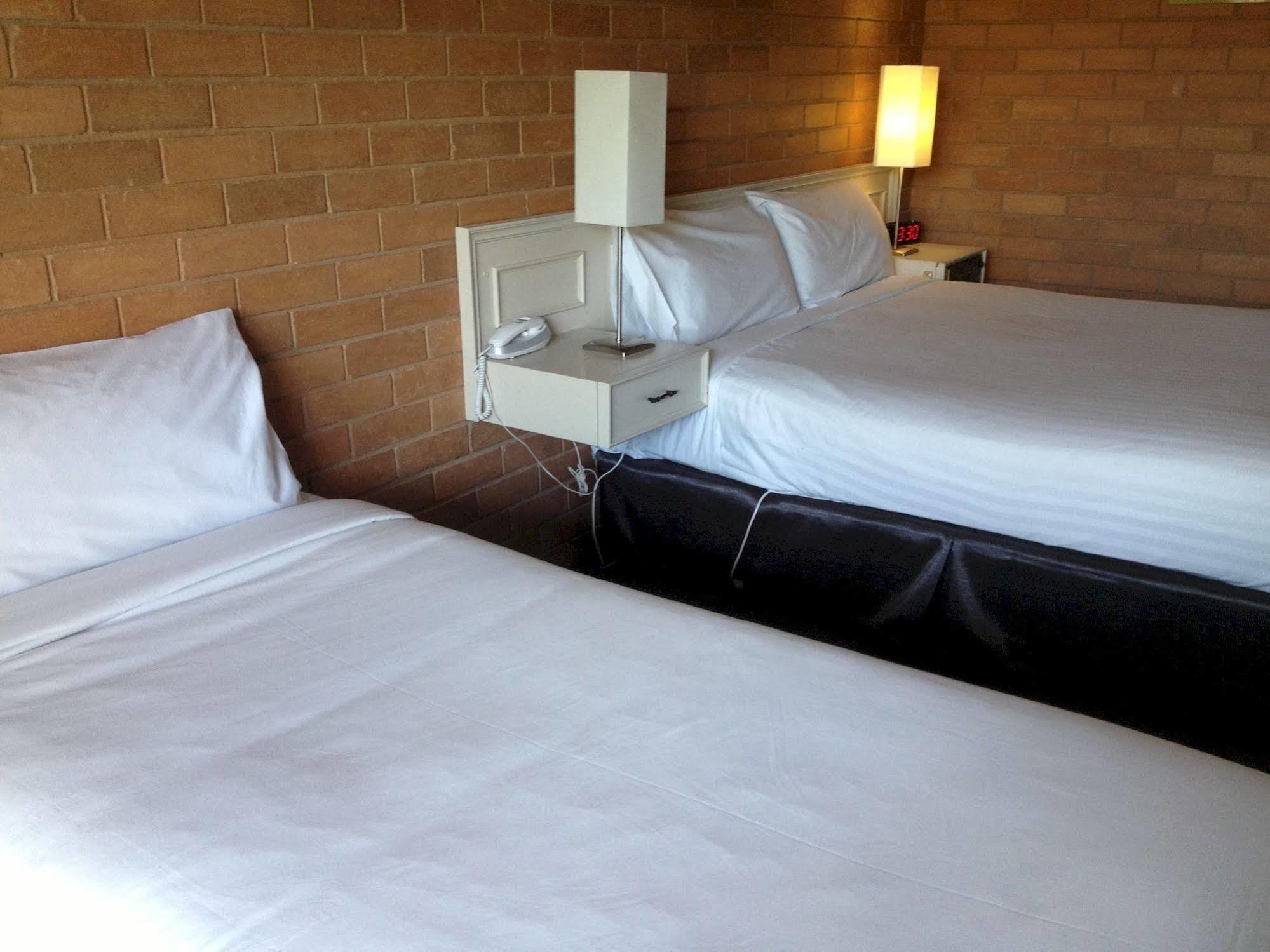 Essendon Motel Essendon North Bagian luar foto