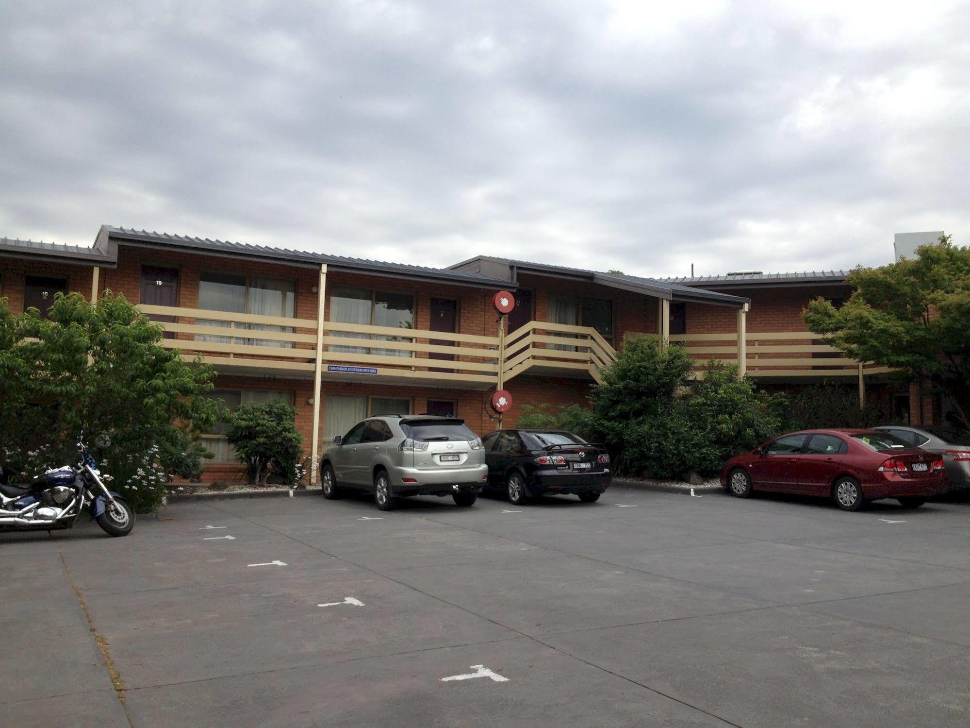 Essendon Motel Essendon North Bagian luar foto